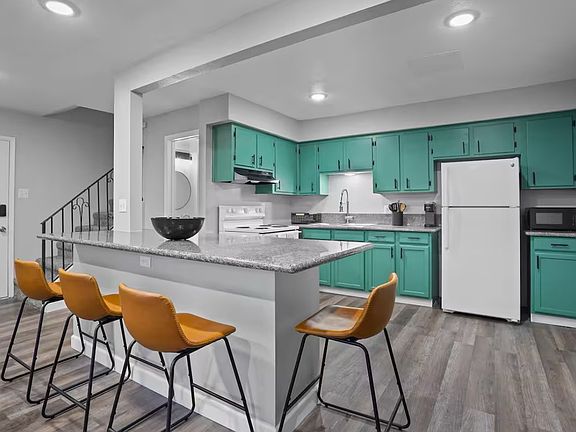 4th image of 5241 Carousel Dr Unit A