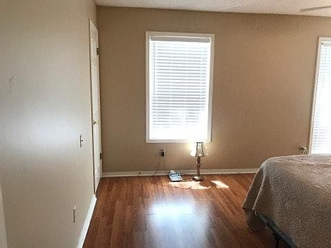4th image of 3072 Greenlodge Ln