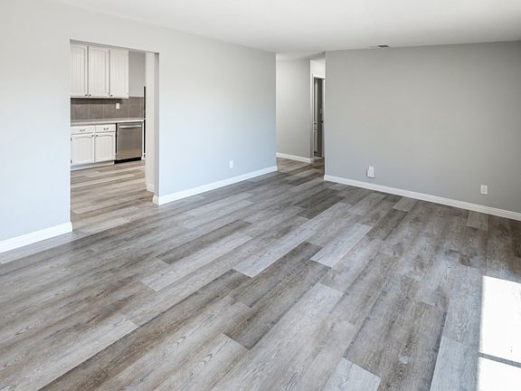 5th image of 380 Wright Ave