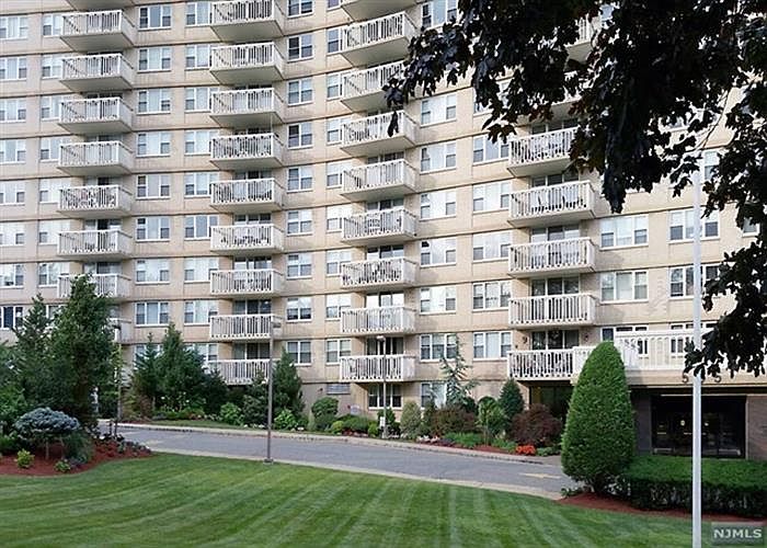 1st image of 555 North Ave APT 14D
