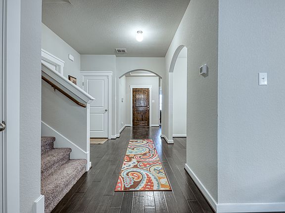 3rd image of 339 Clorinda