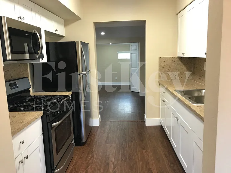 1420 NW 176th Ter — Photo 6