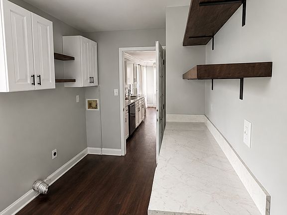2nd image of 2151 Appleton Cir