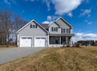5 Waterview Cir, Litchfield, NH 03052