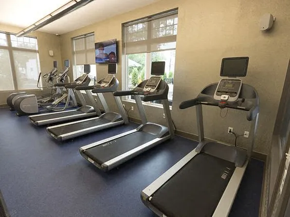 Woodmont Station at Cranford