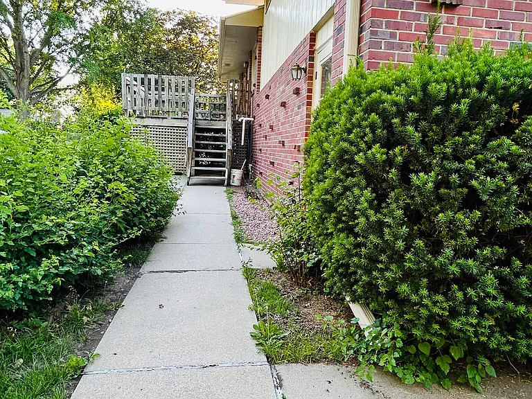8001 Sandalwood Dr — Photo 32