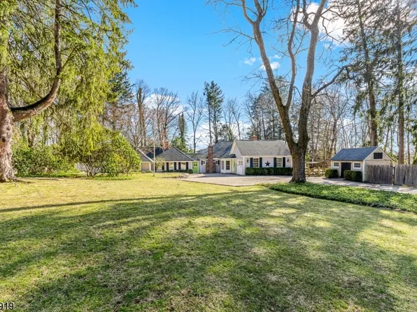 4 Prospect St, Mendham Boro, NJ 07945