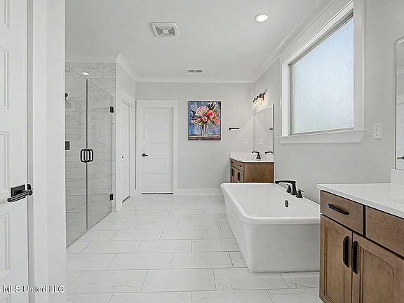 4th image of 34 Fairview Trl