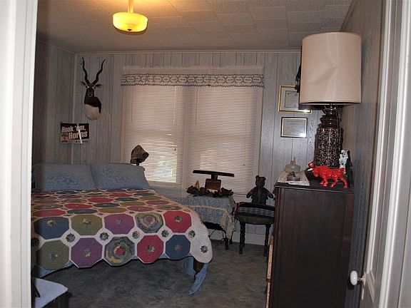 5th image of 419 E College St