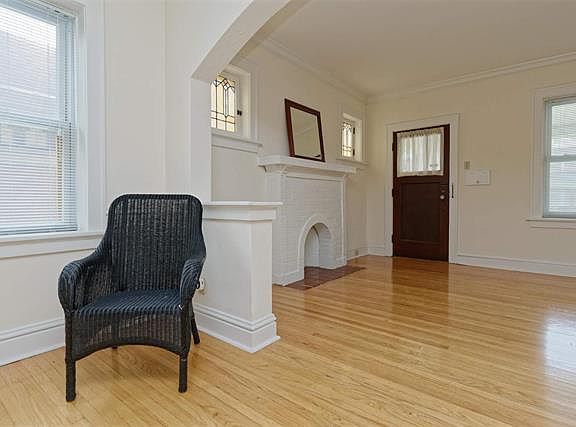4th image of 4242 Louisiana Ave