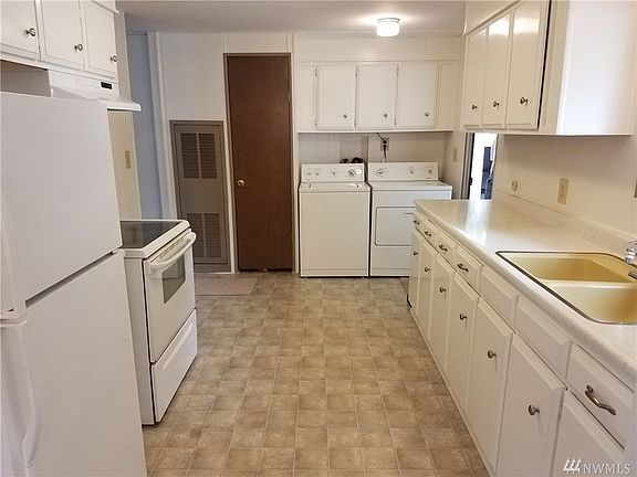 2nd image of 18425 NE 95th St Unit 18