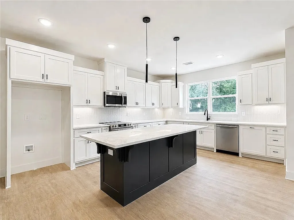 68 Kirkwall Dr - 1 — Photo 3