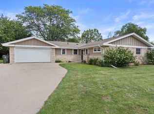 13728 W Honey LANE, New Berlin, WI 53151
