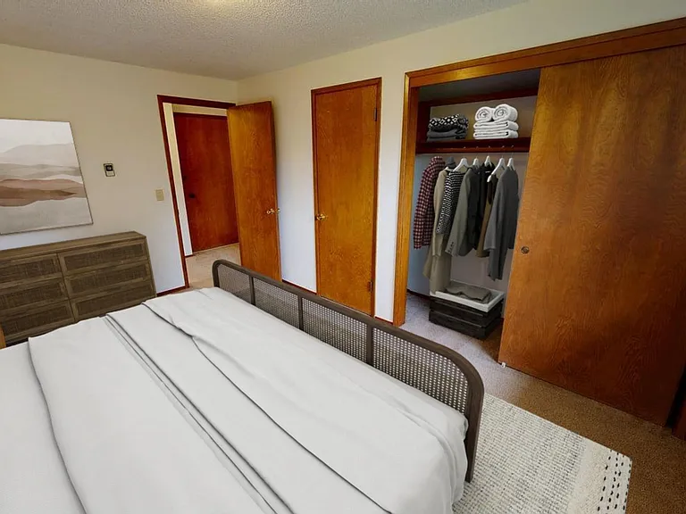 407 Live In The Heart Of The Greenwood Retail Core, Walk To Everything! — Photo 20