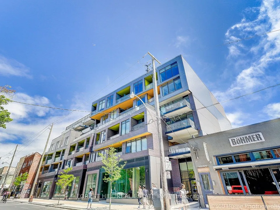 109 Ossington Ave #202