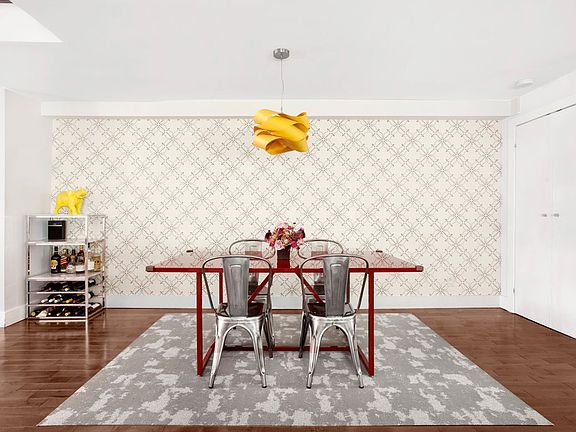 3rd image of 251-253 W 19th St #1D