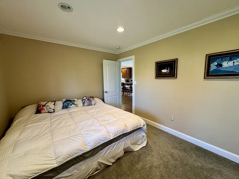 891 Leona Dr — Photo 19