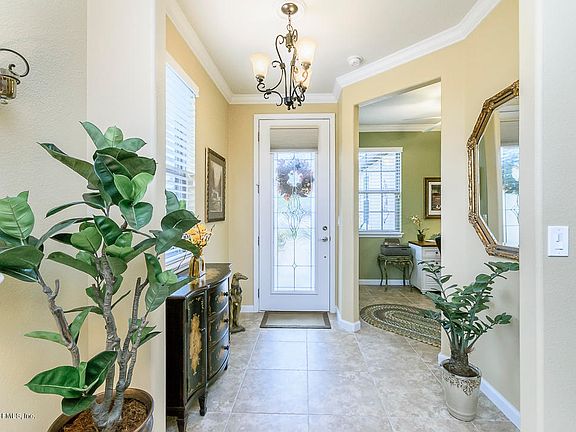 5th image of 213 Caspia Ln
