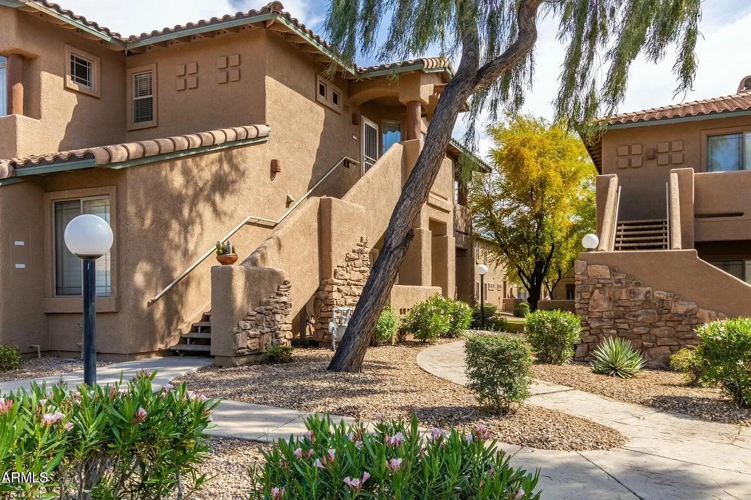 3 bed, 2.0 bath, 1876 sqft, $2,600 — Photo 1