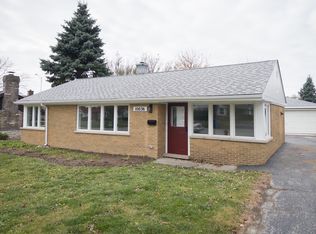 10036 Harnew Rd E, Oak Lawn, IL 60453