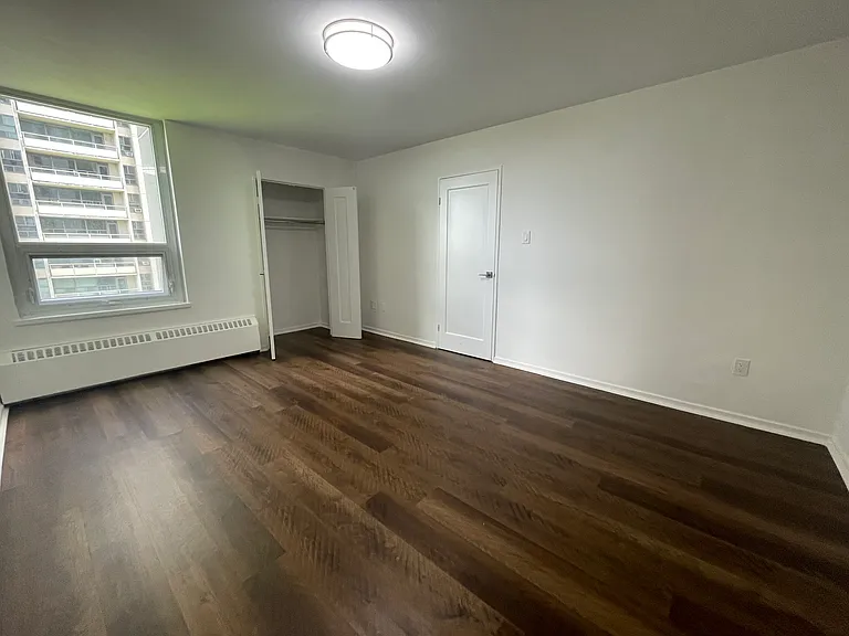 370 Ridelle Ave — Photo 48