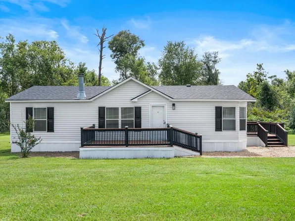 511 Ridgewood Dr, Ray City, GA 31645