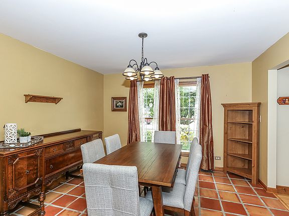 4th image of 1317 Winterberry Ct