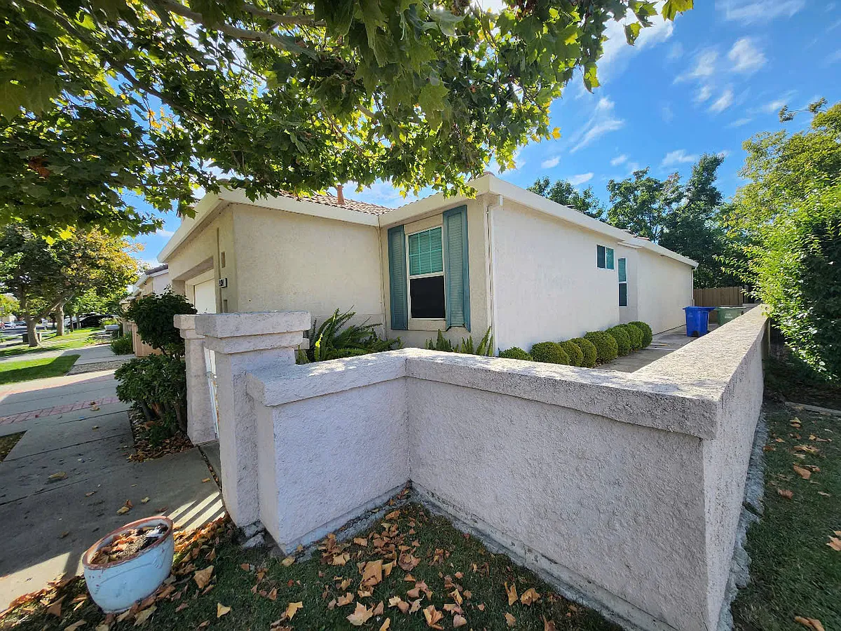 Building Photo - 9134 W Laguna Way