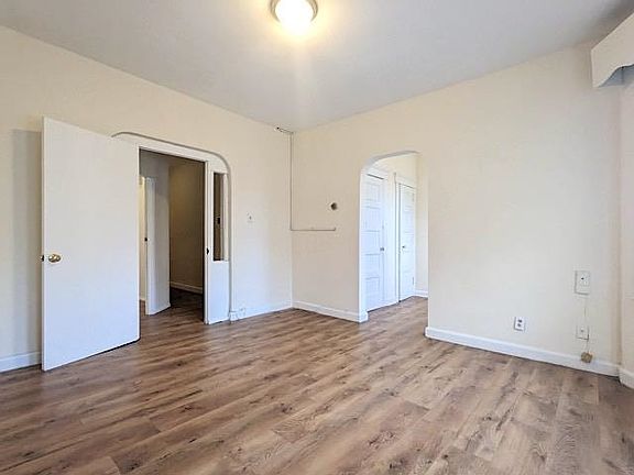 4th image of 157 Glenwood Ave #2