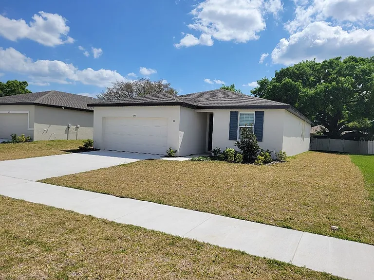 1281 Oak Valley Dr — Photo 2
