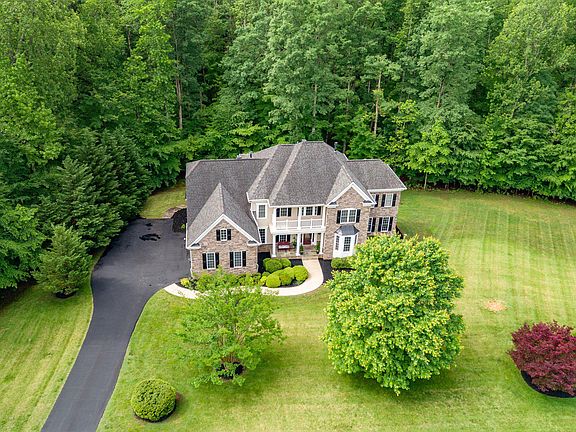 3rd image of 12604 Hidden Hills Ln