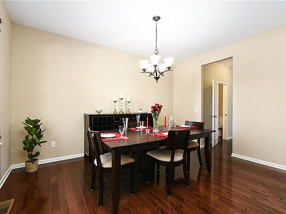 4th image of 28672 Touchstone Cir