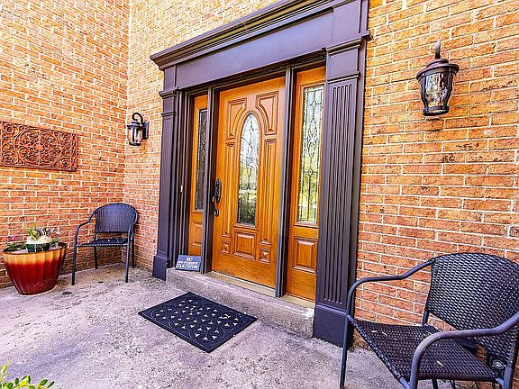 3rd image of 4704 Flagstone Dr