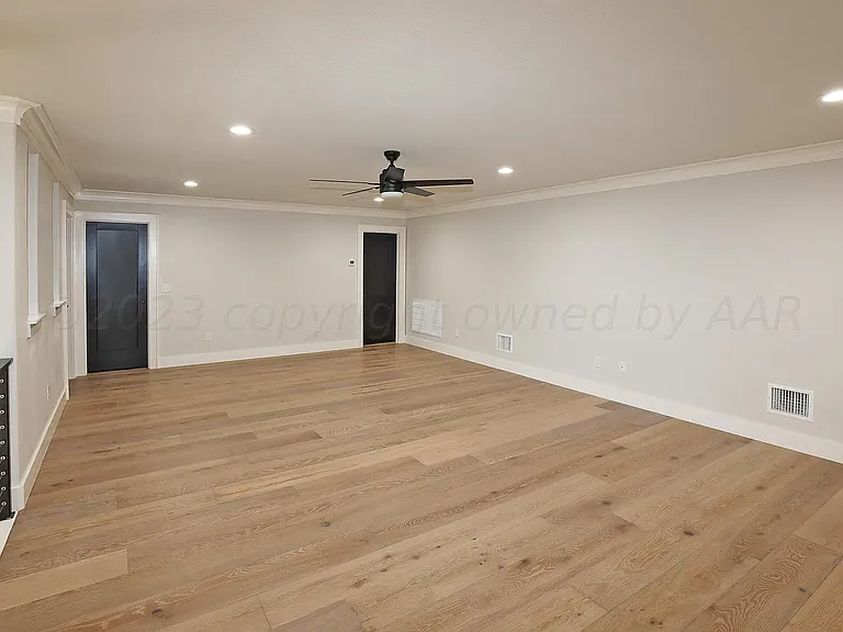 9405 Rockridge — Photo 35