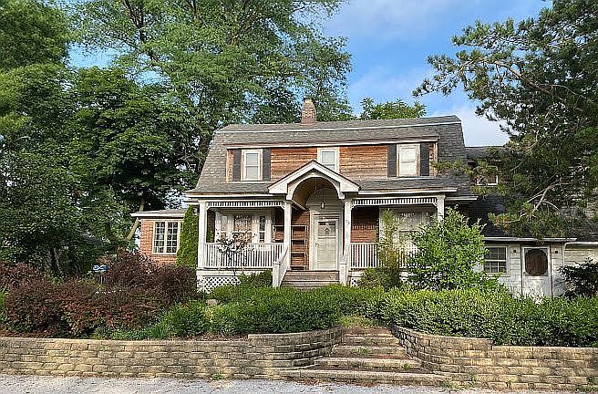 1st image of 32 Jackson Rd