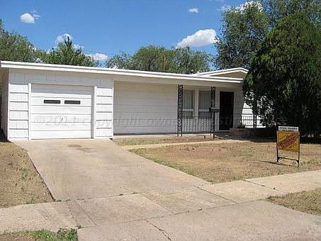 1st image of 2404 Rosewood Ln