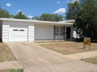 2404 Rosewood Ln, Pampa, TX 79065