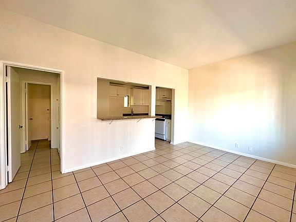 4th image of 1661 W 182nd St #61-08
