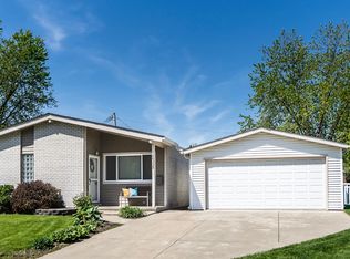 26335 Tawas St, Madison Heights, MI 48071