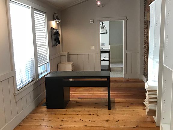 2nd image of 10004 SE River St