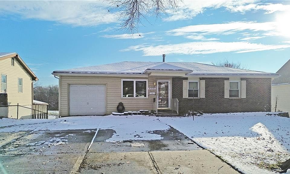 1st image of 8501 NE 56th St