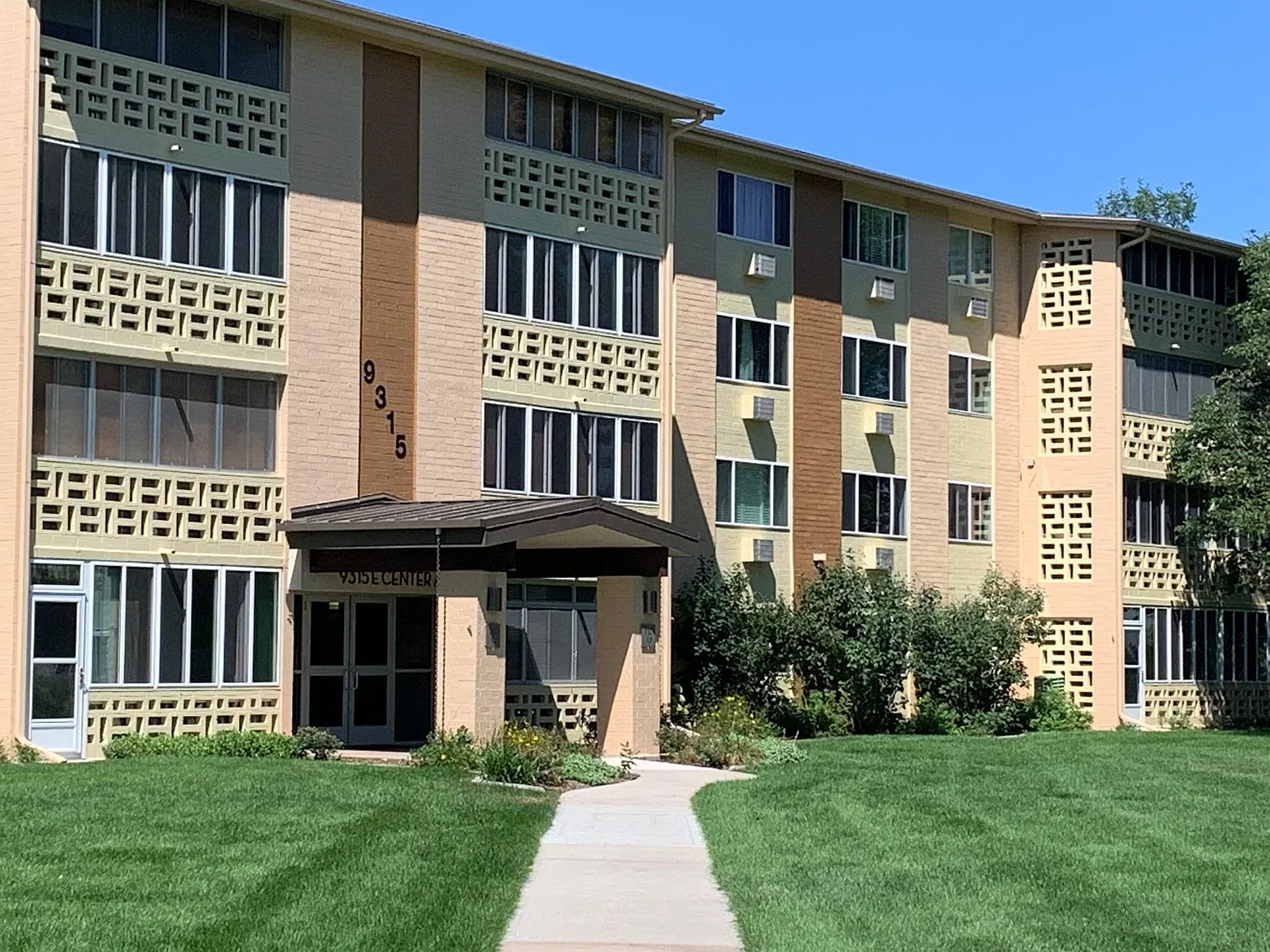 9315 E Center Ave — Photo 1