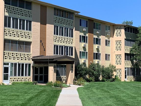 Front entrance from the courtyard