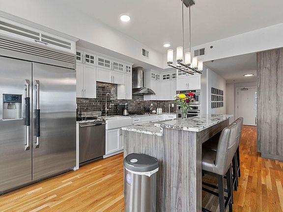 4th image of 1240 S 2nd St Unit 1427