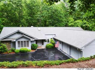 101 Foothills Dr, Hendersonville, NC 28792