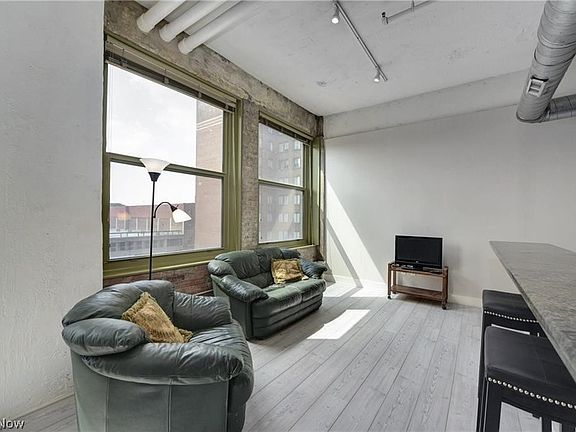2nd image of 1104 Prospect Ave E #406