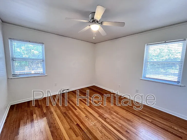 1139 N Sunset Dr — Photo 12