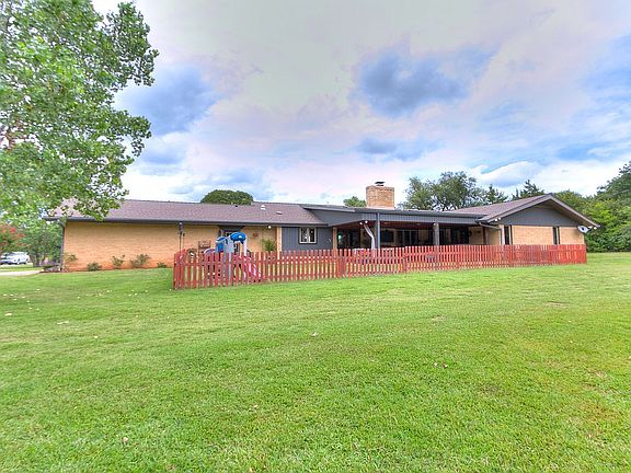 3rd image of 3100 NE 50th St