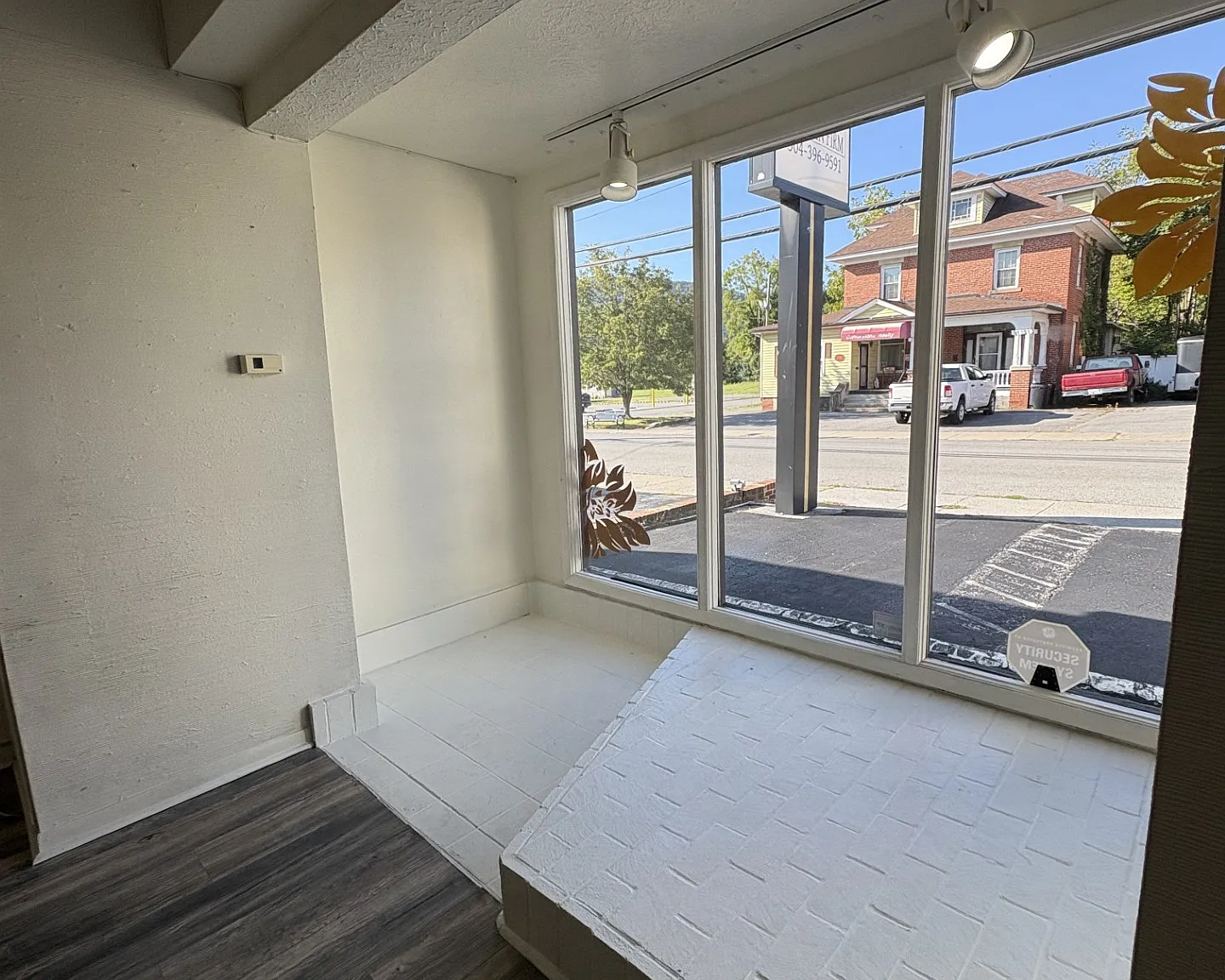 1707 Jefferson Street - Storefront — Photo 4