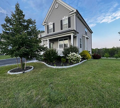 3rd image of 16 Boxwood Rd